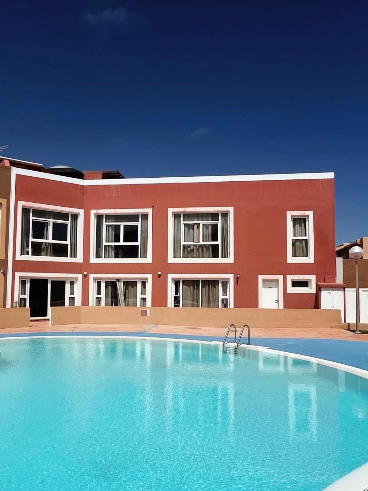 Affittacamere Banama Coliving & Coworking, Surf & Yoga - Casa Roja Corralejo